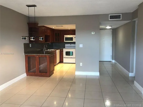 14250 SW 62nd St APT 325, Miami, FL 33183