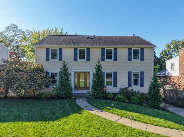 5124 Meadowridge Ln, Gibsonia, PA 15044