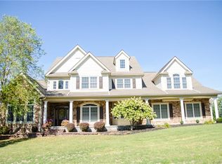 2 Fairpoint Dr, Fairport, NY 14450