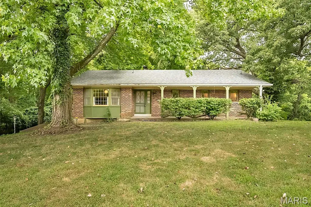3413 Hilltop Dr photo 1