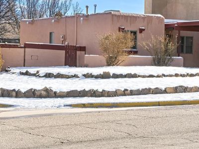2403 Calle Zaguan, Santa Fe, NM, 87505