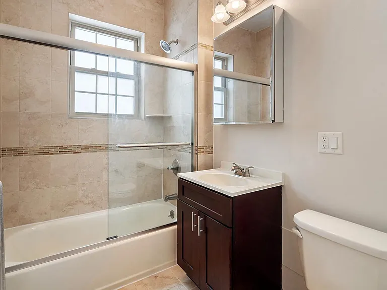 11 Park Place Apartments — Photo 12