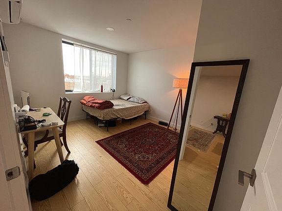 5th image of 24 Wilson Ave APT 3A