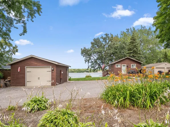 546 Lakeshore Cir, Annandale, MN 55302