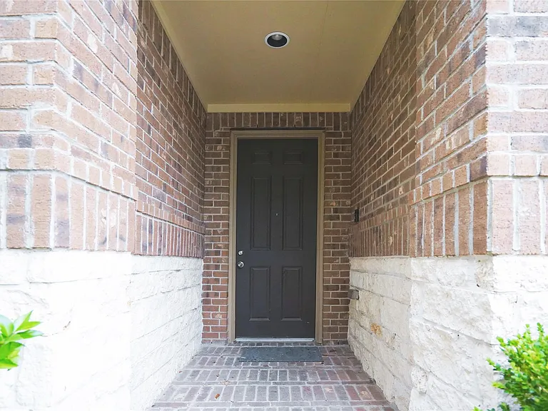 3303 Windsor Ranch Ln — Photo 2