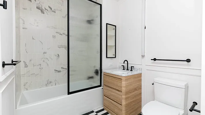 Rented by Nooklyn NYC LLC | media 75