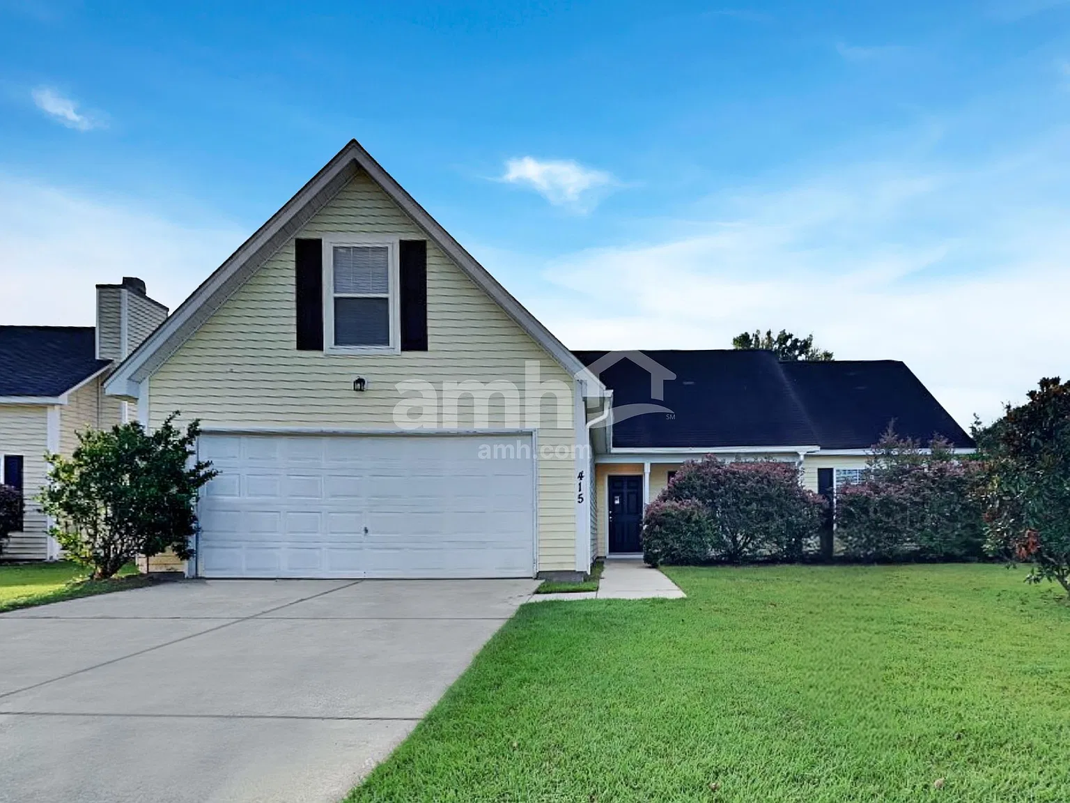 4 bed, 2.0 bath, 1600 sqft, $2,305 — Photo 1