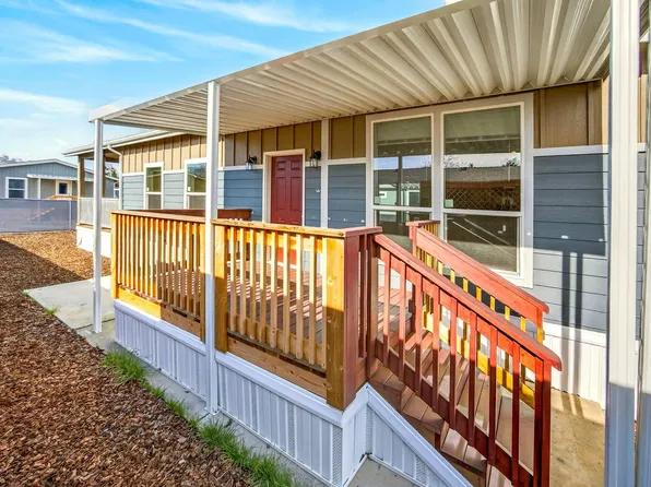 4729 S Pacific Hwy Unit 24, Phoenix, OR 97535