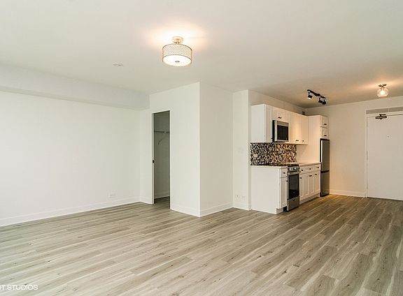 4th image of 3600 N Lake Shore Dr APT 804