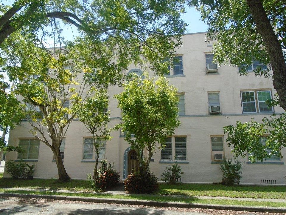 1st image of 2030 Virginia Ave APT C