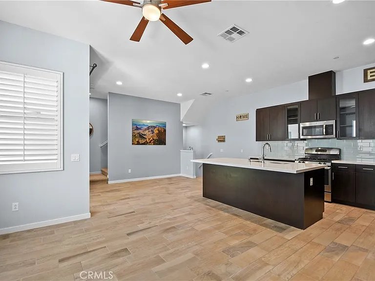 722 Ellis Dr — Photo 1