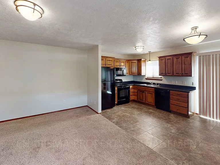Fieldstone Townhomes — Photo 32