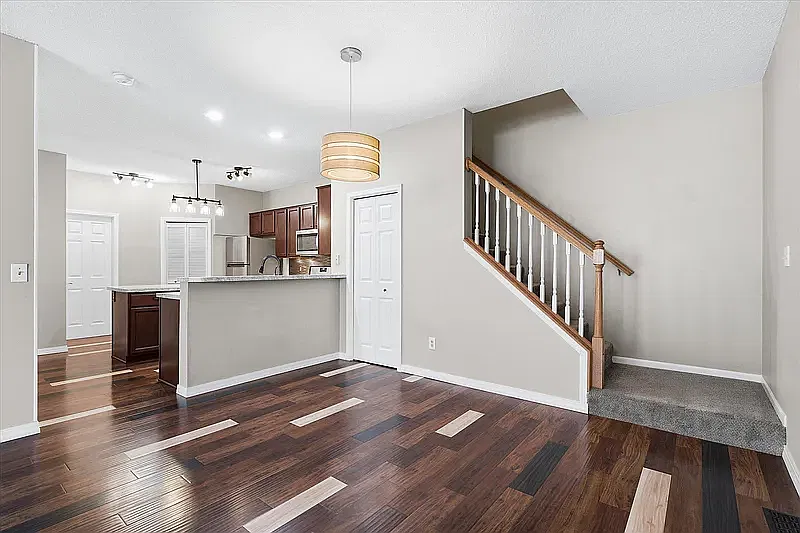 2 bed, 1.5 bath, 1650 sqft, $2,275 — Photo 3