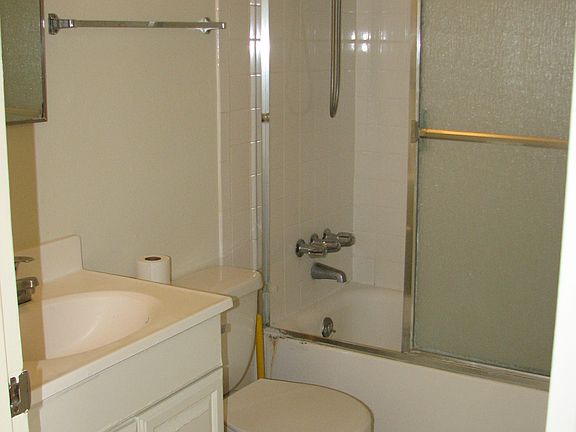 3rd image of 636 Kodiak Ct APT 2