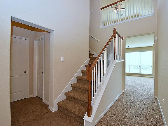 4th image of 6007 Village Grove Dr