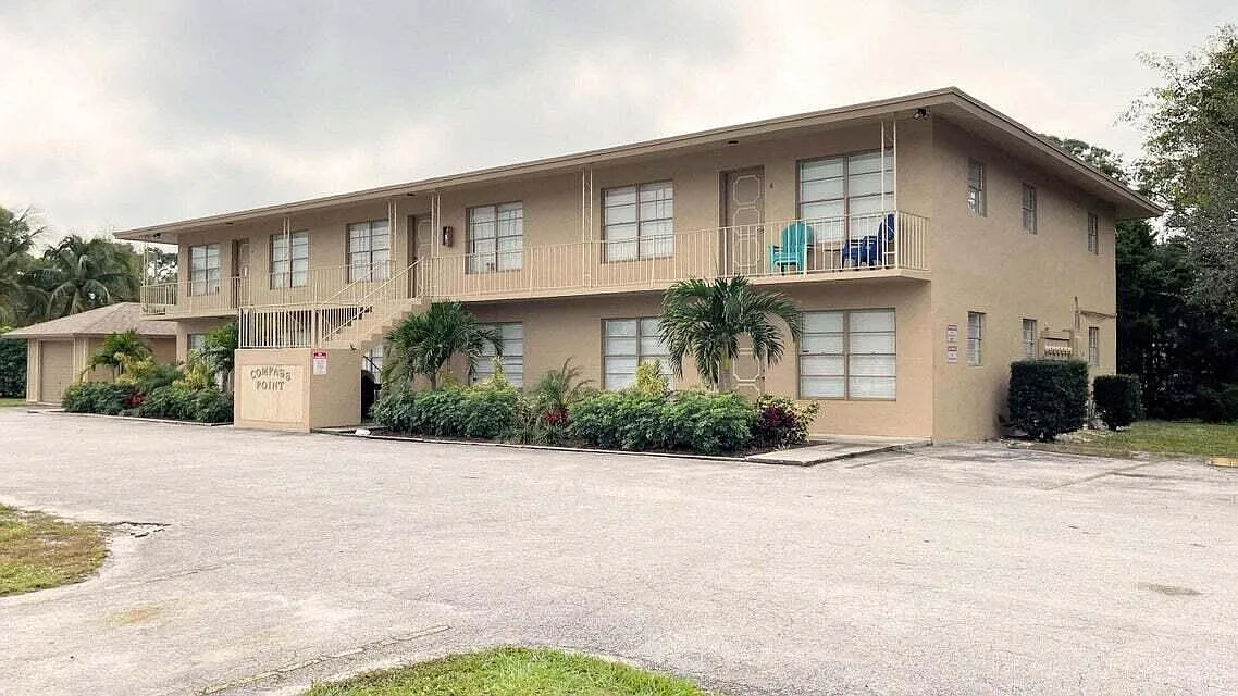 2 bed, 1.0 bath, 928 sqft, $1,800 — Photo 1
