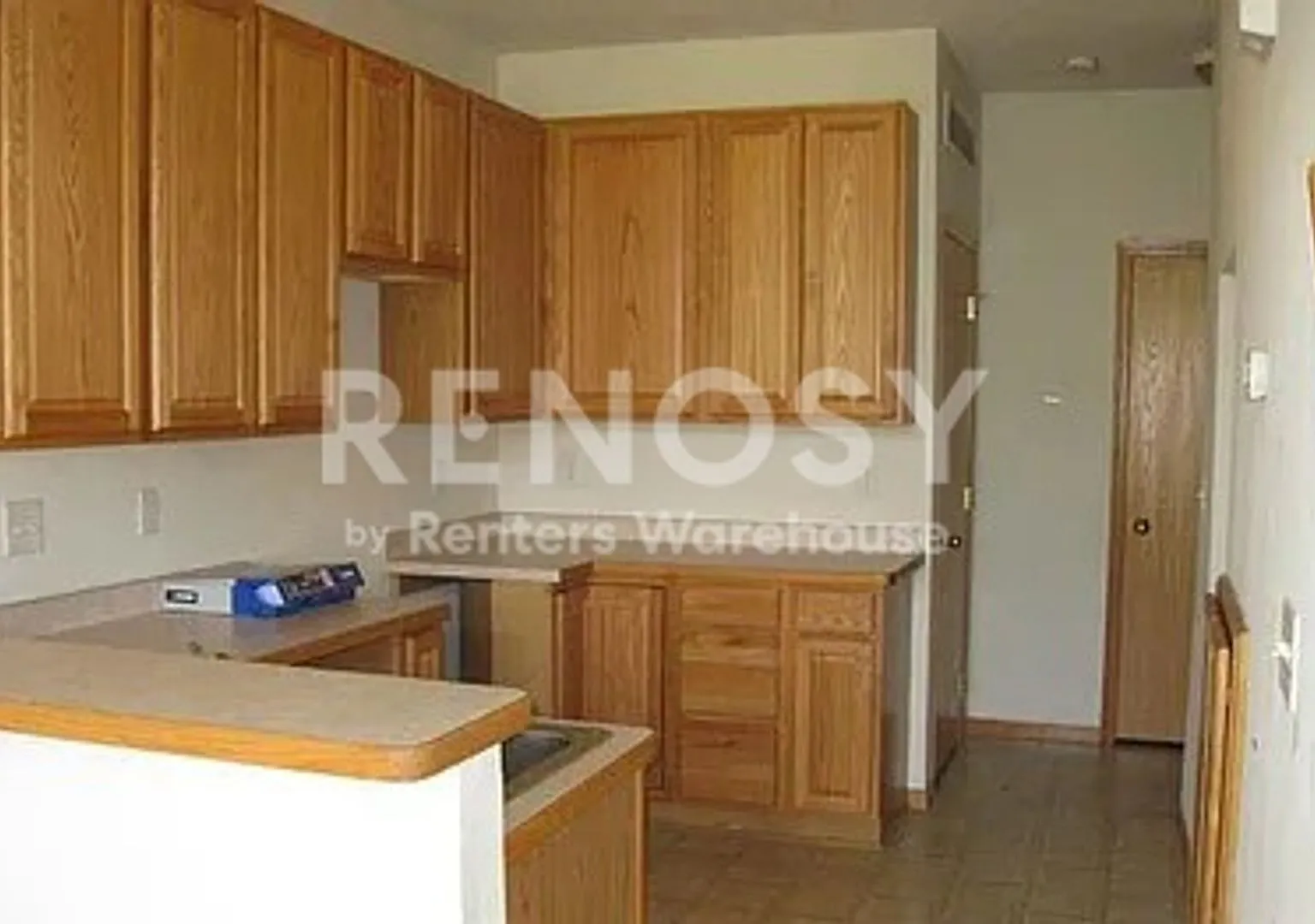 Available October 5th - 2 Bed, 1.5 Bath End-Unit Townhome in Forest Lake — Photo 2