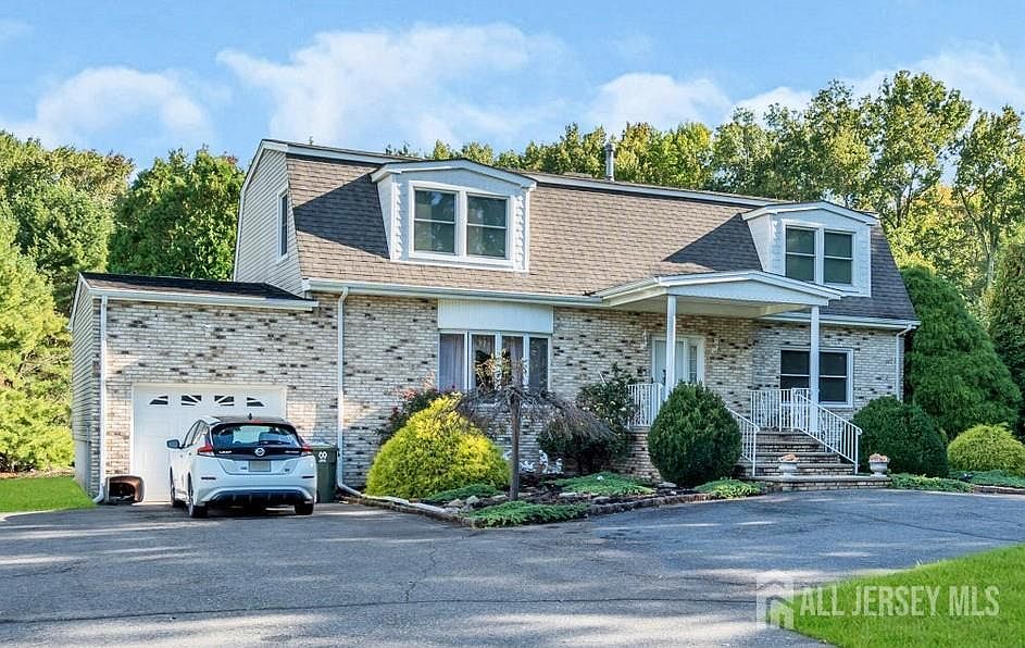 1st image of 220 Dey Grove Rd