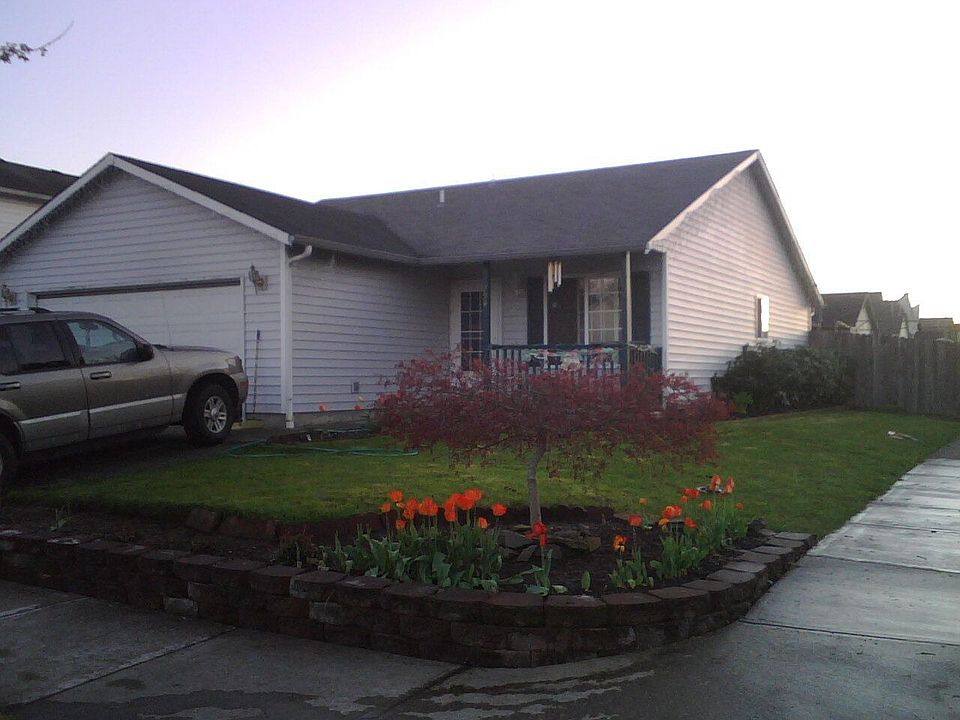 2nd image of 794 Wisteria St