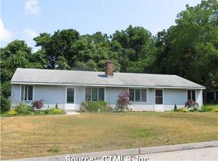 4 Meadowview Ests, Clinton, CT 06413