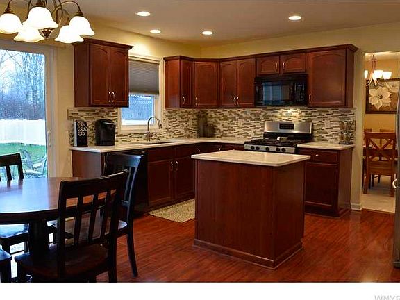3rd image of 99 Caldwell Dr