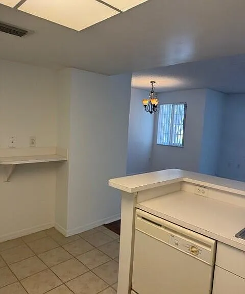 4195 N Haverhill Rd #319 — Photo 7