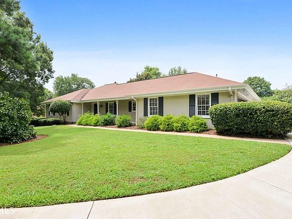 3rd image of 510 Saddle Horn Cir #10