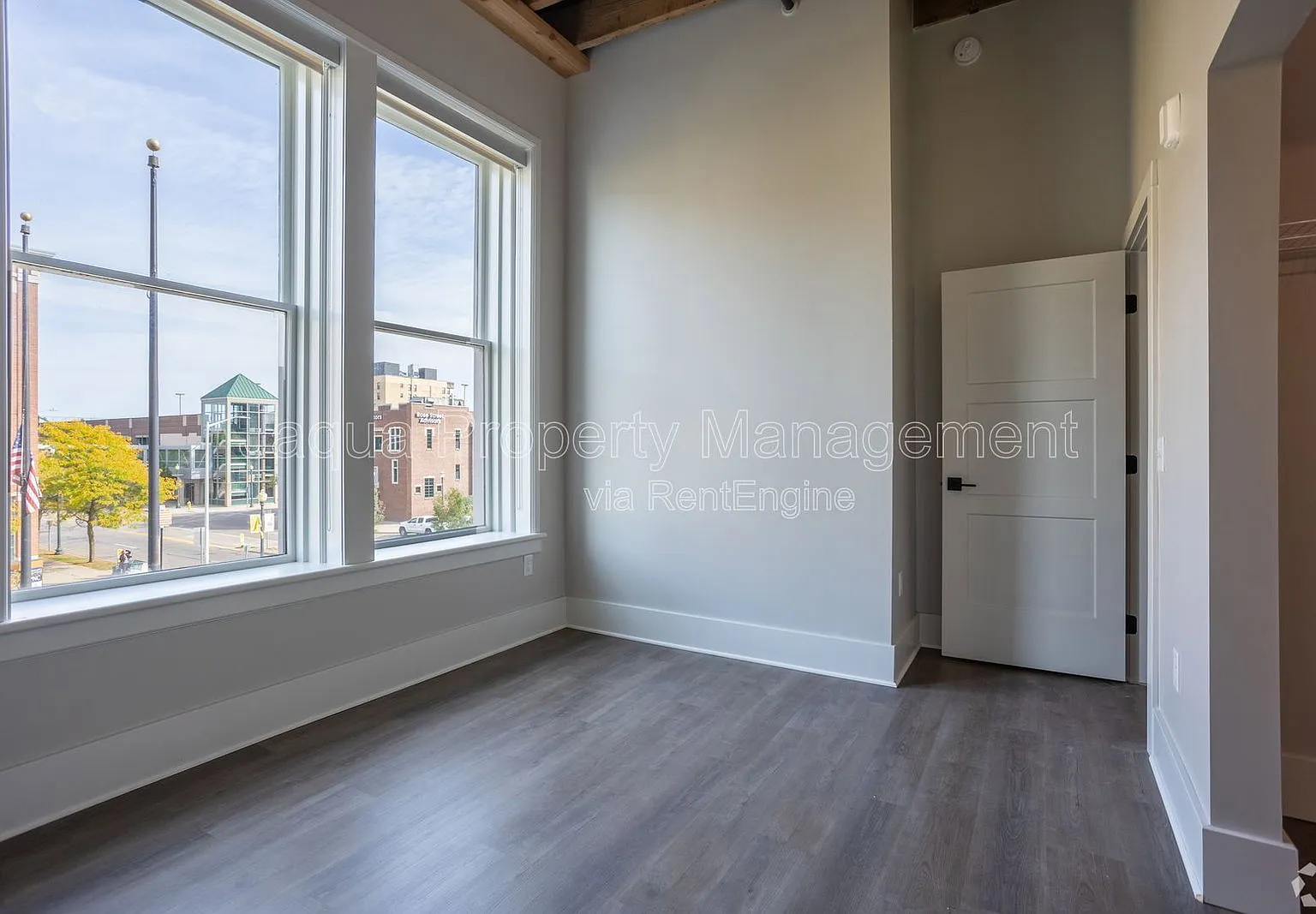 2 bed, 2.0 bath, 1273 sqft, $2,500 — Photo 2