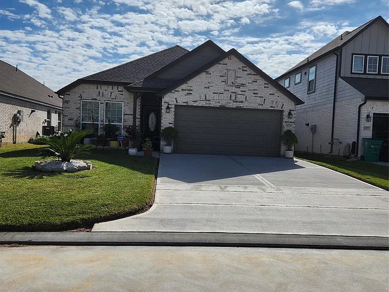 4326 Wyanngate Dr — Photo 1