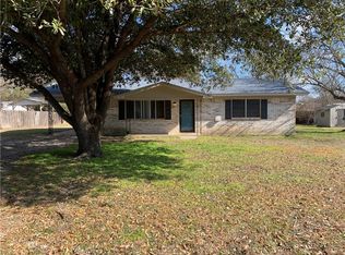 905 Willow Pond Rd, Groesbeck, TX 76642