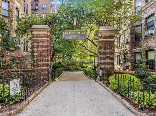 758 Brady Avenue #112, Bronx, NY 10462