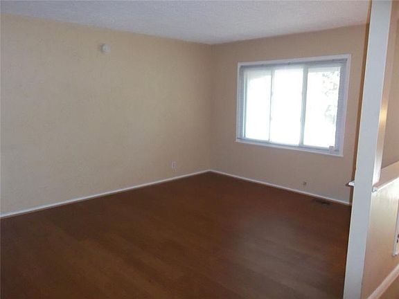 3rd image of 9943 Maurine Dr