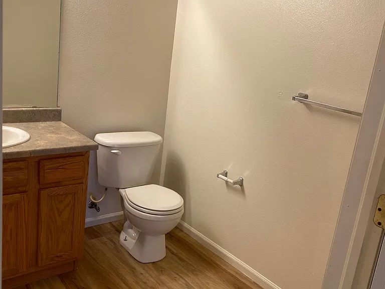 2541 S Bahama Cir #B — Photo 12