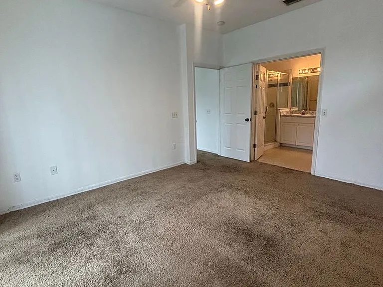 2915 Sunset Lakes Blvd — Photo 14