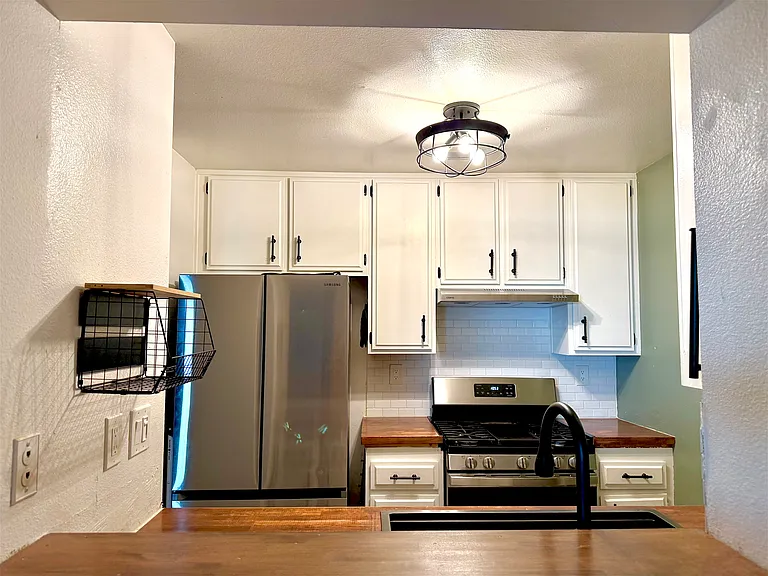 7334 Quill Dr — Photo 4