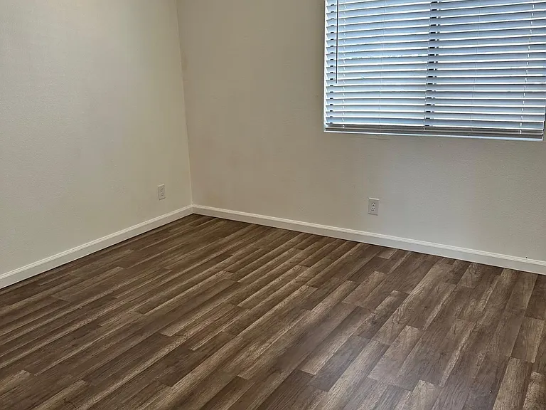 15436 Meyer Rd #17 — Photo 4