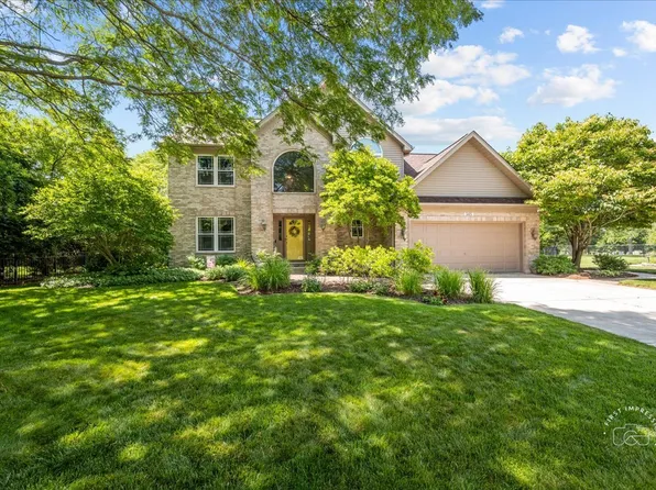 145 West Ct, Batavia, IL 60510