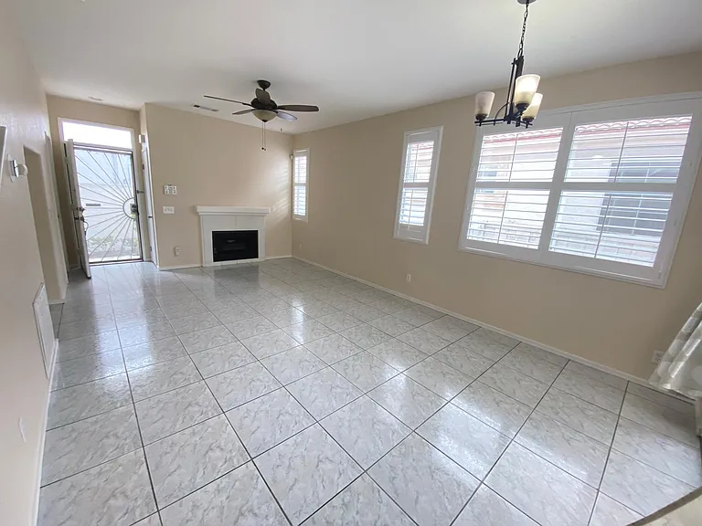 8351 Gold Coast Dr #3 — Photo 2
