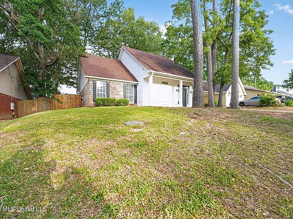 3rd image of 713 Glen Burne Ln