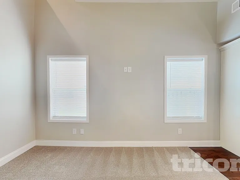 2013 Mansker Dr — Photo 3