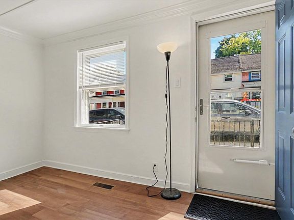 3rd image of 20 Walnut St