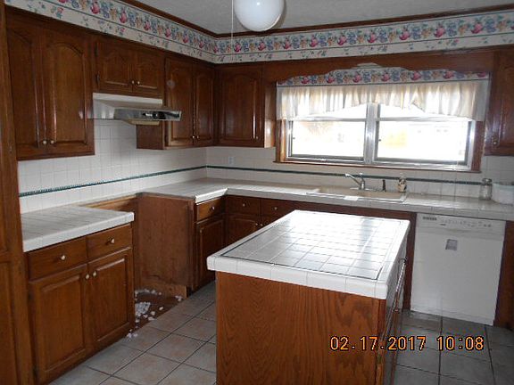 4th image of 615 N 26th St