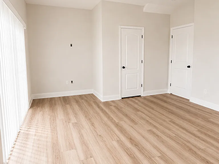 Flex room with half bathroom