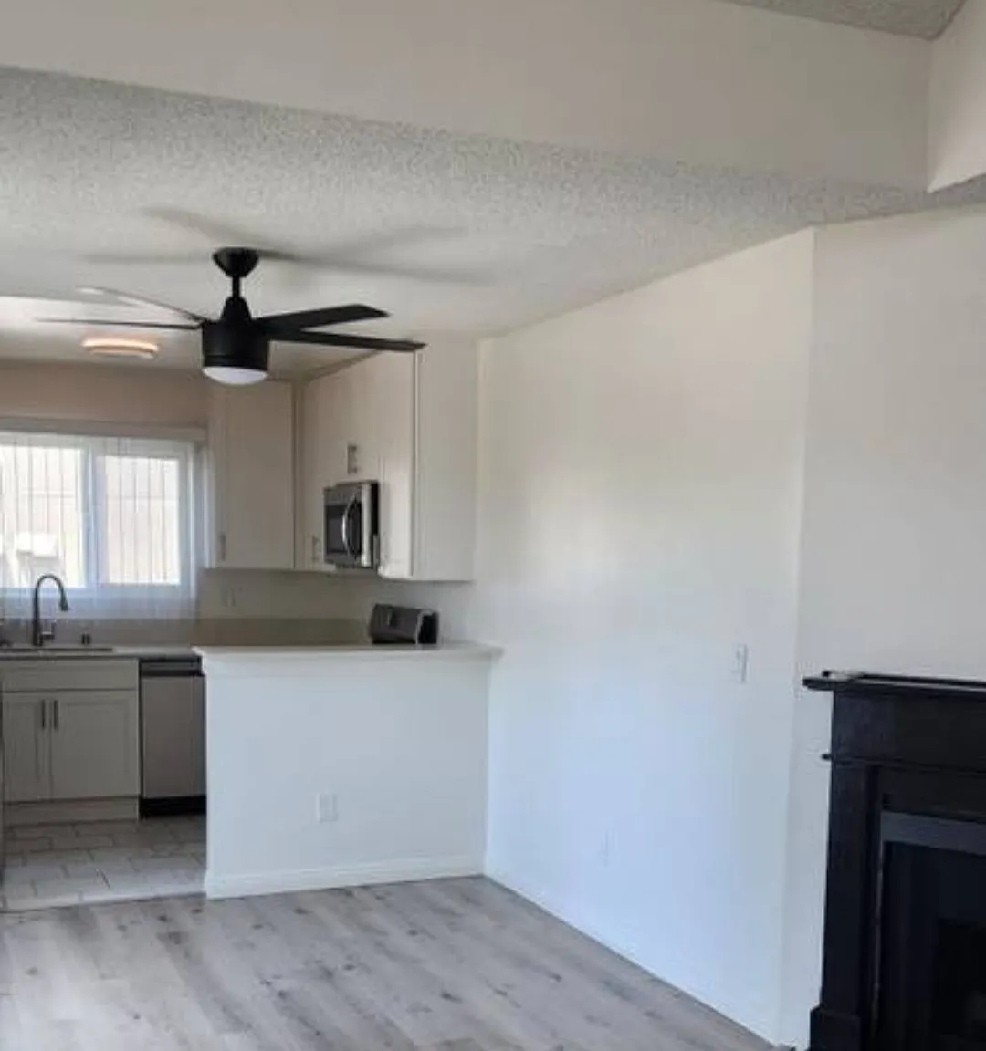 4276 S Centinela Ave — Photo 2