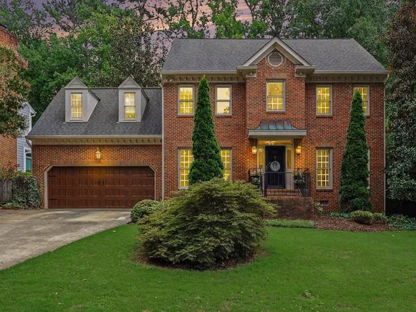 102 Windswept Ln, Cary, NC 27518