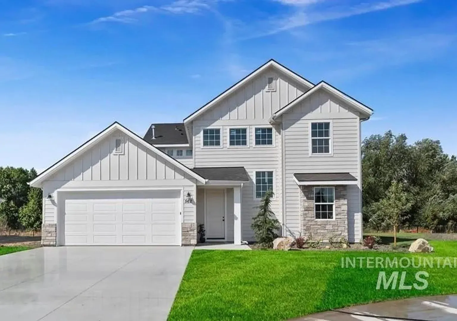 Brand New Spacious 4-Bedroom Home with 3-Car Garage, Granite Kitchen & Prime Middleton Location — Photo 1