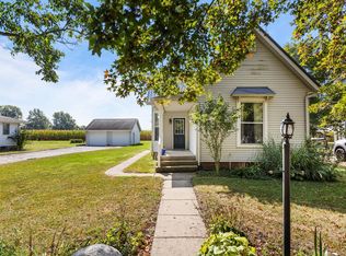 407 5th St, Ivesdale, IL 61851