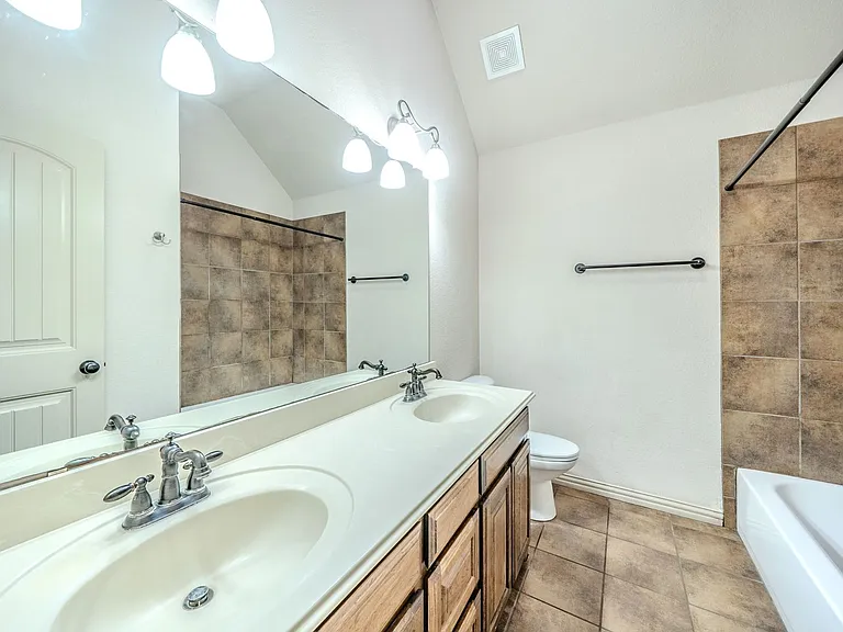 109 Chateau Dr — Photo 9