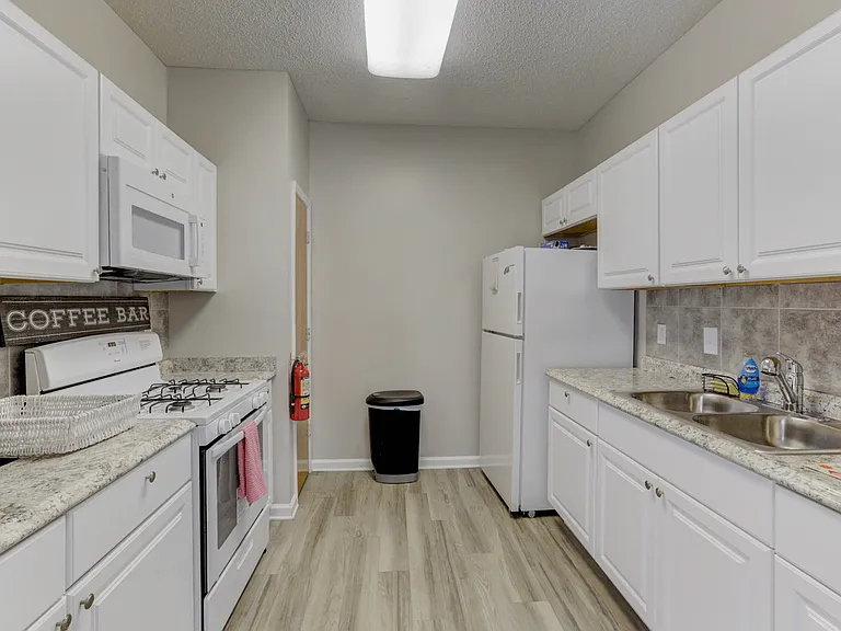 Forest Glen Apartments — Photo 12