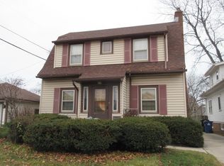 1113 W Lawn Ave, Racine, WI 53405